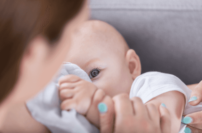 Breastfeeding mums will see the humour in this hilarious bikini snap Breastfeeding mums will see the humour in this hilarious bikini snap