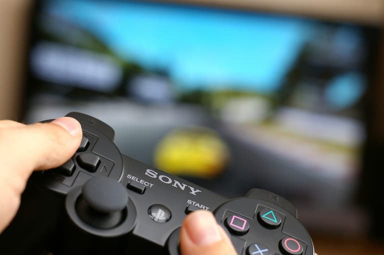 Mum has ingenious solution for son who is too lazy to get off his Playstation Mum has ingenious solution for son who is too lazy to get off his Playstation