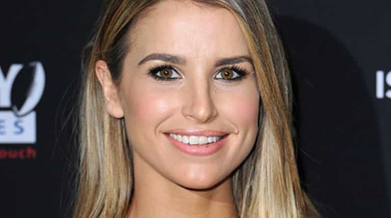 Vogue Williams looked absolutely UNREAL at the races this weekend Vogue Williams looked absolutely UNREAL at the races this weekend