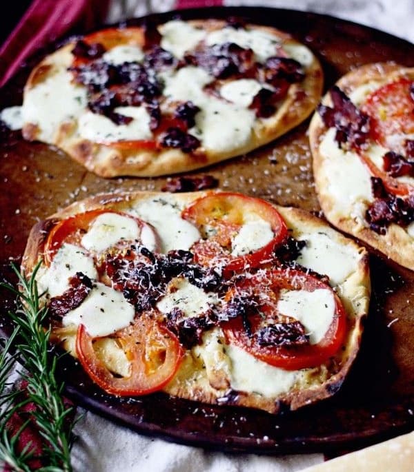 3 super-delicious (and easy) homemade pizza recipes – because weekend 3 super-delicious (and easy) homemade pizza recipes – because weekend