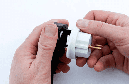 Woman shares travel adaptor hack that changes everything Woman shares travel adaptor hack that changes everything