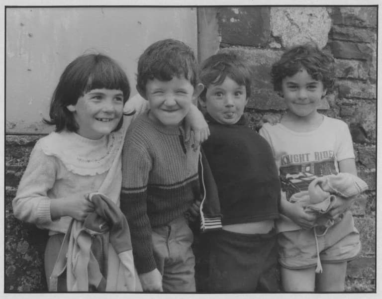 Man reunites Irish children with the photograph he took of them 34 years ago Man reunites Irish children with the photograph he took of them 34 years ago