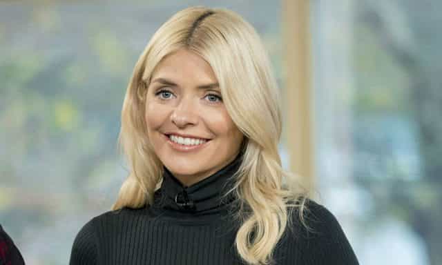 Holly Willoughby just wore the perfect €40 white shirt from Marks and Spencer Holly Willoughby just wore the perfect €40 white shirt from Marks and Spencer