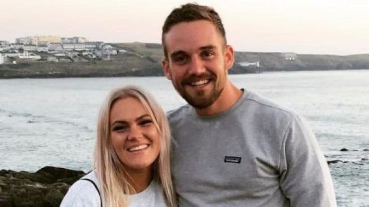 Coronation Street’s James Burrows announces he’s engaged to girlfriend Sophie Coates Coronation Street’s James Burrows announces he’s engaged to girlfriend Sophie Coates