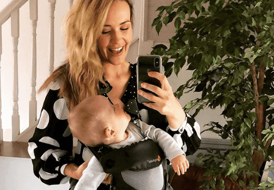 Aoibhín Garrihy reveals newborn’s name as Líobhan, introduces her to sister Hanorah Aoibhín Garrihy reveals newborn’s name as Líobhan, introduces her to sister Hanorah