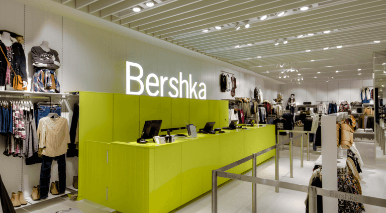 Bershka’s sequinned €40 dress is a must-have for Christmas festivities Bershka’s sequinned €40 dress is a must-have for Christmas festivities
