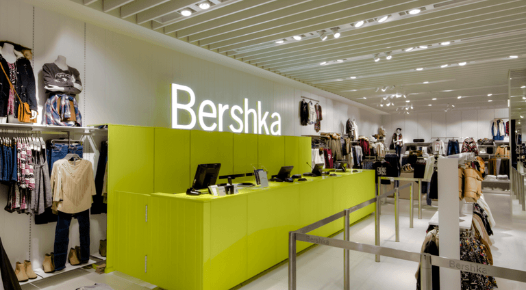 Bershka’s sequinned €40 dress is a must-have for Christmas festivities Bershka’s sequinned €40 dress is a must-have for Christmas festivities