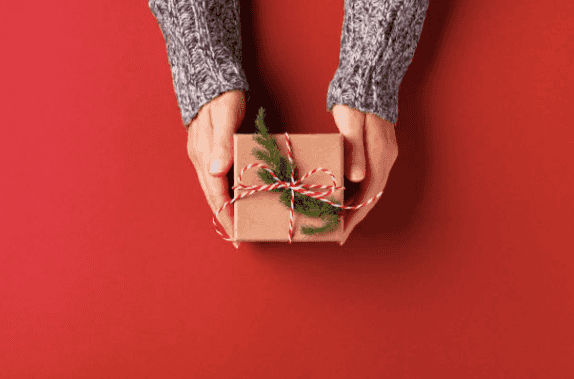 Wrapping paper generates millions of lbs of waste every year – here’s some sustainable alternatives Wrapping paper generates millions of lbs of waste every year – here’s some sustainable alternatives