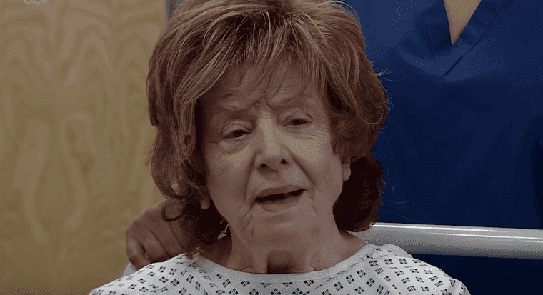 Horror for Rita in Corrie this festive season as Christmas tree falls on her Horror for Rita in Corrie this festive season as Christmas tree falls on her