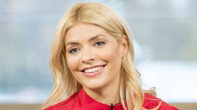 Holly Willoughby looked like a full on Disney PRINCESS last night, and wow Holly Willoughby looked like a full on Disney PRINCESS last night, and wow