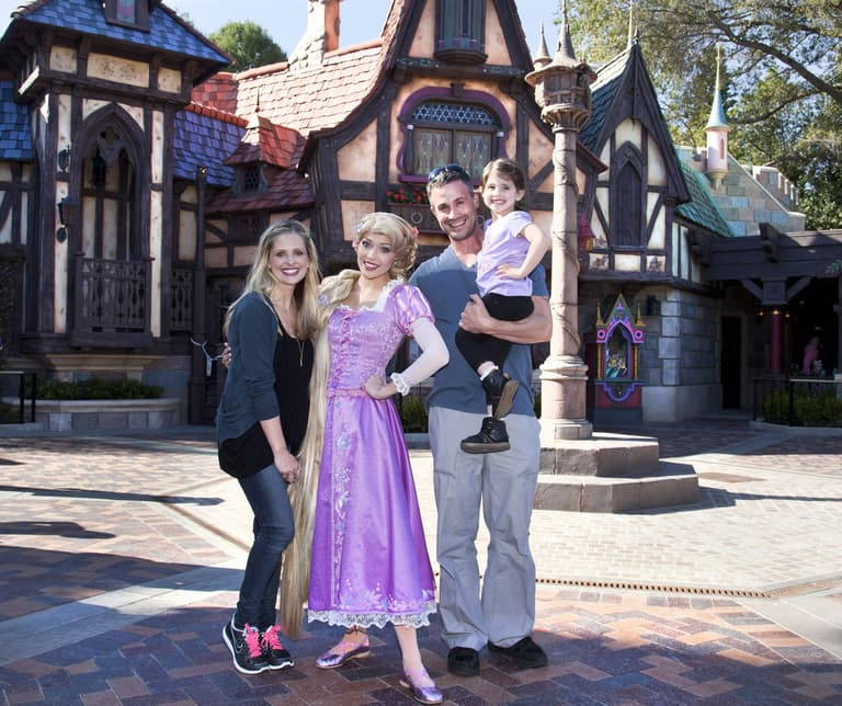 Sarah Michelle Gellar says her daughter is her twin but her husband disagrees Sarah Michelle Gellar says her daughter is her twin but her husband disagrees
