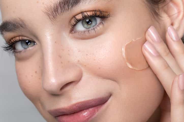 Beauty experts are raving about a new “blurring” primer that improves skin texture over time Beauty experts are raving about a new “blurring” primer that improves skin texture over time
