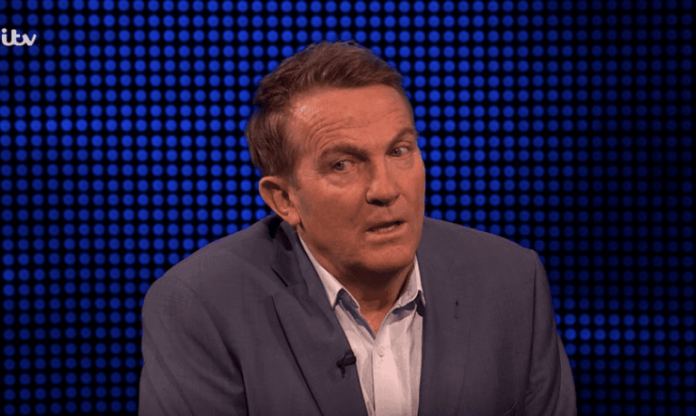 Bradley Walsh caught out in brilliant The Chase prank on Saturday Night Takeaway Bradley Walsh caught out in brilliant The Chase prank on Saturday Night Takeaway