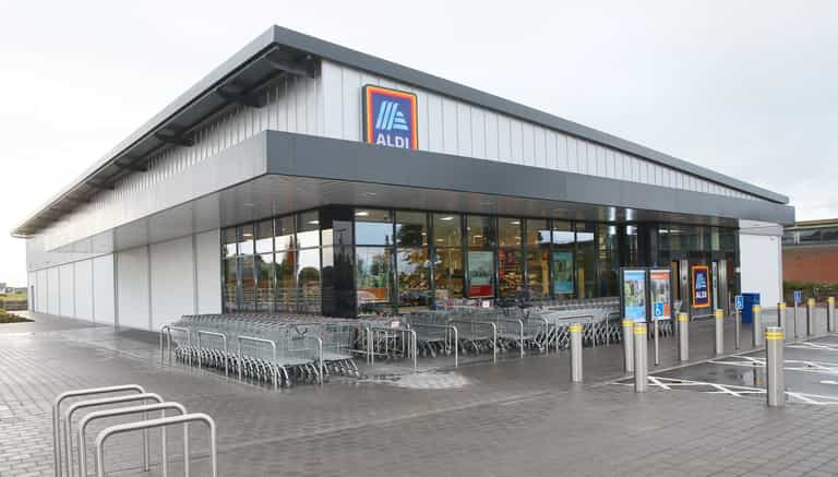 Aldi donates 100,000 face masks to charity amid #Covid-19 pandemic Aldi donates 100,000 face masks to charity amid #Covid-19 pandemic