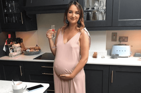 Caroline Foran: “Pregnant or not, pandemic or not, we should all be more compassionate with ourselves” Caroline Foran: “Pregnant or not, pandemic or not, we should all be more compassionate with ourselves”