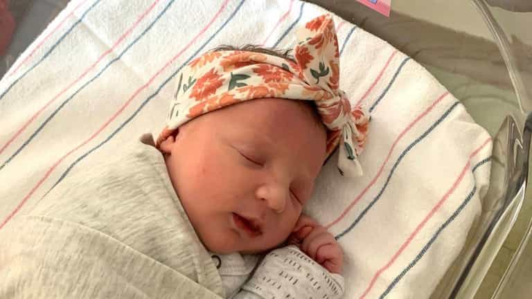 A couple just welcomed a baby girl – born from a 27-year-old frozen embryo A couple just welcomed a baby girl – born from a 27-year-old frozen embryo