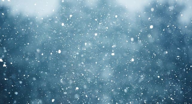 Yellow snow and ice warning in place for another 24 hours Yellow snow and ice warning in place for another 24 hours