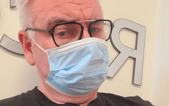 Eamonn Holmes in hospital with chronic pain Eamonn Holmes in hospital with chronic pain