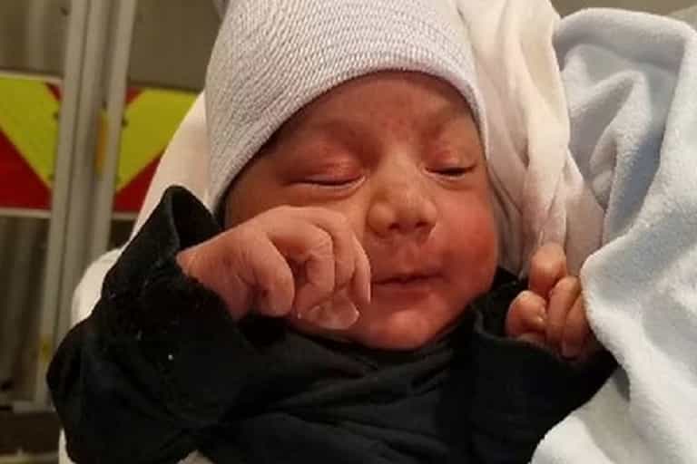 Newborn found alive in a chest of drawers abandoned in an alleyway Newborn found alive in a chest of drawers abandoned in an alleyway