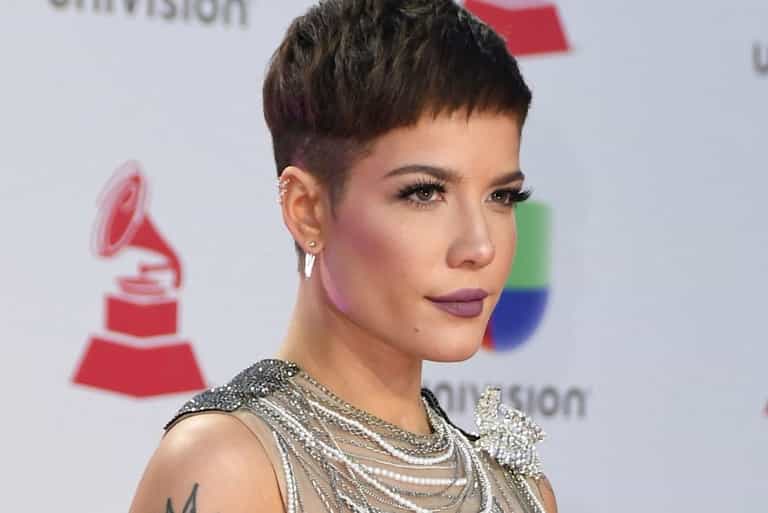 “This is what it look like” – Halsey proudly shows off their postpartum stretch marks “This is what it look like” – Halsey proudly shows off their postpartum stretch marks
