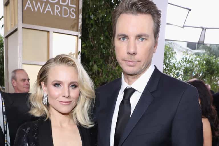 Kristen Bell and Dax Shepard say they “wait for the stink” to bathe their kids Kristen Bell and Dax Shepard say they “wait for the stink” to bathe their kids