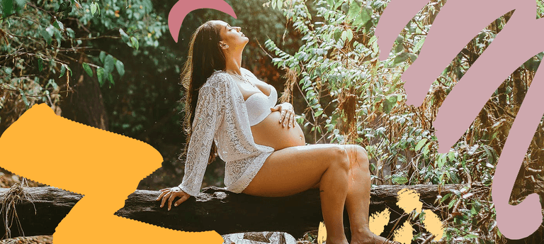 Women are choosing to give birth with no medical support Women are choosing to give birth with no medical support
