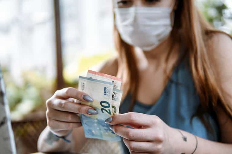 Calls for Revenue to deduct child maintenance from parents who refuse to support kids Calls for Revenue to deduct child maintenance from parents who refuse to support kids