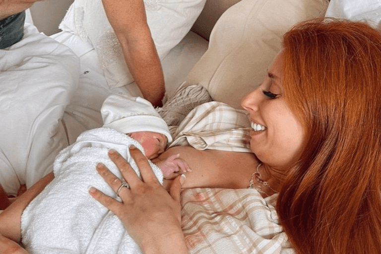 “Born at Pickle Cottage”: Stacey Solomon opens up about giving birth at home “Born at Pickle Cottage”: Stacey Solomon opens up about giving birth at home