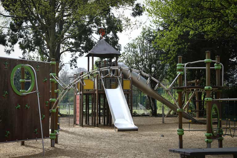 Parents warned after man dressed as Spiderman spotted handing out sweets in Dublin park Parents warned after man dressed as Spiderman spotted handing out sweets in Dublin park