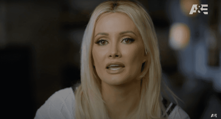 Holly Madison says the Playboy Mansion was “cult-like” and Bunnies were “gaslit” Holly Madison says the Playboy Mansion was “cult-like” and Bunnies were “gaslit”