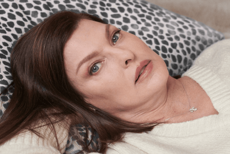 Linda Evangelista poses for first photos since procedure left her “deformed” Linda Evangelista poses for first photos since procedure left her “deformed”