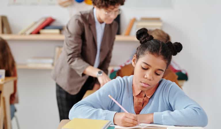 Things not to say to your kids’ teachers, according to those who’ve been insulted & hit on Things not to say to your kids’ teachers, according to those who’ve been insulted & hit on