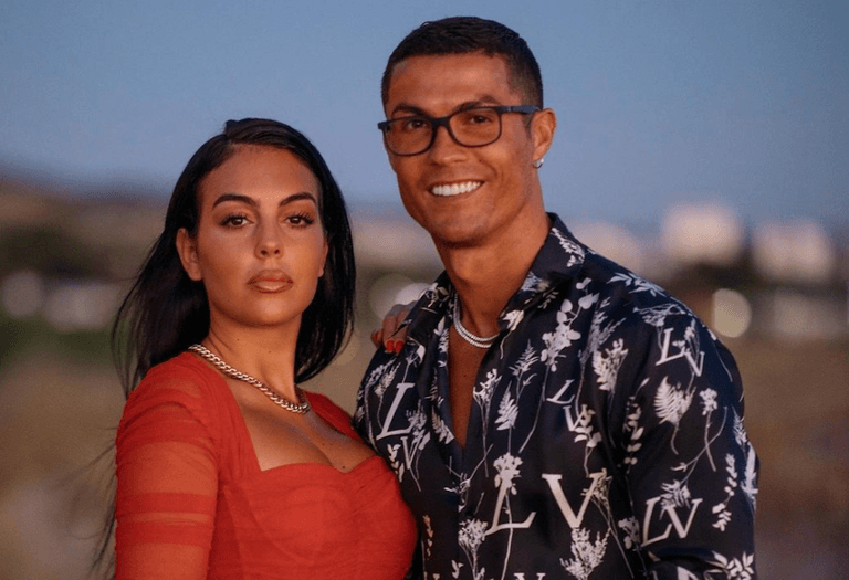 Ronaldo shares first photo of his newborn daughter Ronaldo shares first photo of his newborn daughter