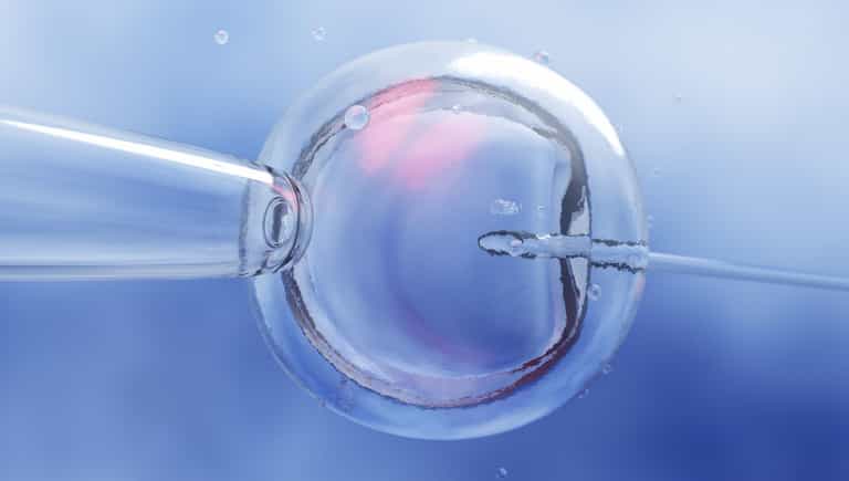 Woman sues IVF clinic after they allegedly implanted stranger’s baby Woman sues IVF clinic after they allegedly implanted stranger’s baby