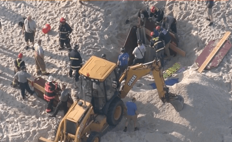Teenager dies after hole he digged on the beach collapses Teenager dies after hole he digged on the beach collapses