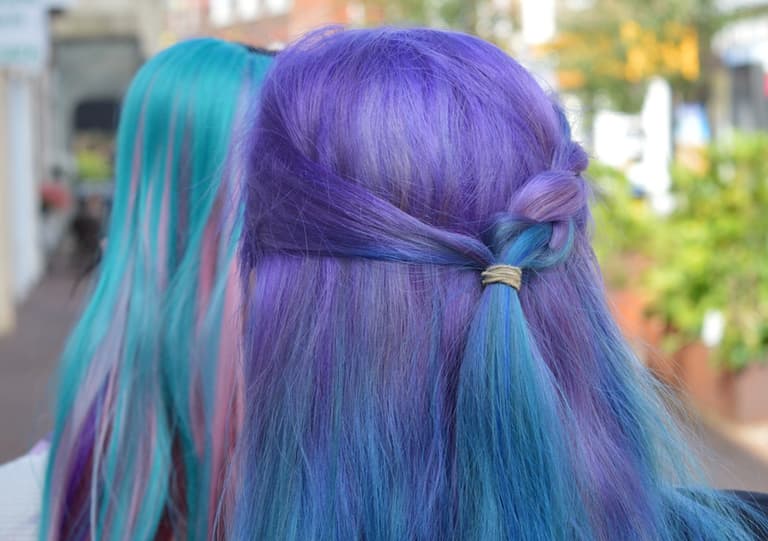 Should I let my 6-year-old daughter dye her hair or is she too young? Should I let my 6-year-old daughter dye her hair or is she too young?