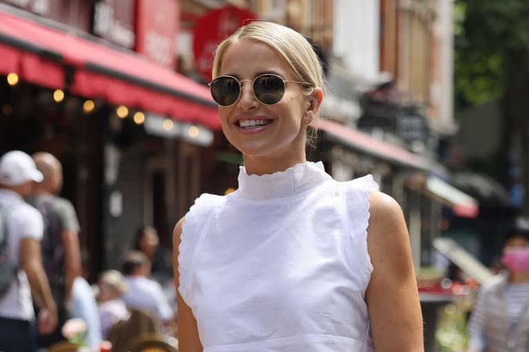 Vogue Williams deems David Beckham a “sh*tebag” over World Cup deal Vogue Williams deems David Beckham a “sh*tebag” over World Cup deal