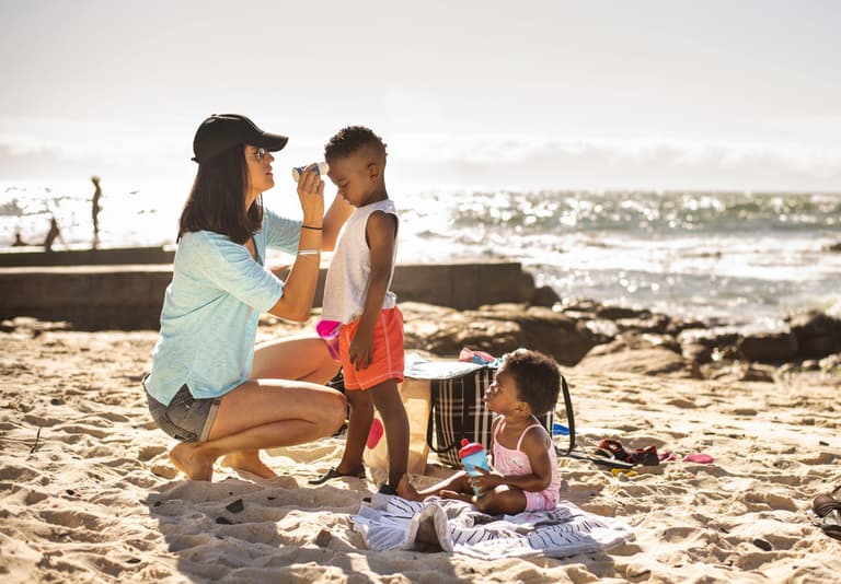 Charity issues urgent warning to parents over dangers of sunburn and how to prevent it Charity issues urgent warning to parents over dangers of sunburn and how to prevent it