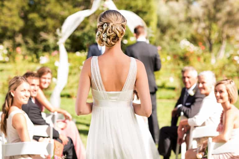 Woman cancels wedding after guests refused to pay €1000 to attend Woman cancels wedding after guests refused to pay €1000 to attend