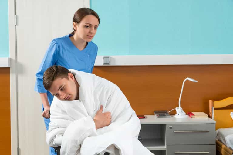 Mum captures moment her husband passed out during their baby’s birth Mum captures moment her husband passed out during their baby’s birth