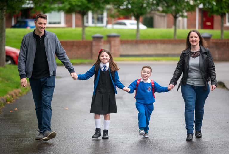 Father who donated kidney to son marks his first day of school with family Father who donated kidney to son marks his first day of school with family