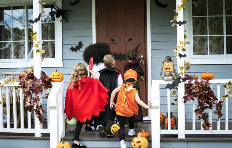 Parents spark controversy after revealing their new Halloween tradition Parents spark controversy after revealing their new Halloween tradition