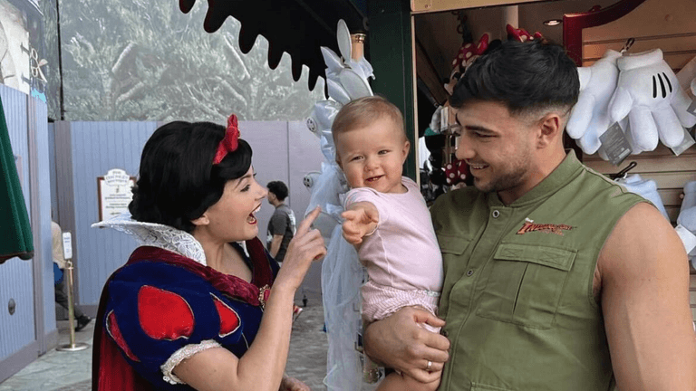 Tommy Fury dad-shamed for ‘pointless’ family holiday Tommy Fury dad-shamed for ‘pointless’ family holiday