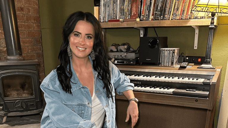 Pregnant Lisa McHugh shares health update after pleurisy and Covid battle Pregnant Lisa McHugh shares health update after pleurisy and Covid battle