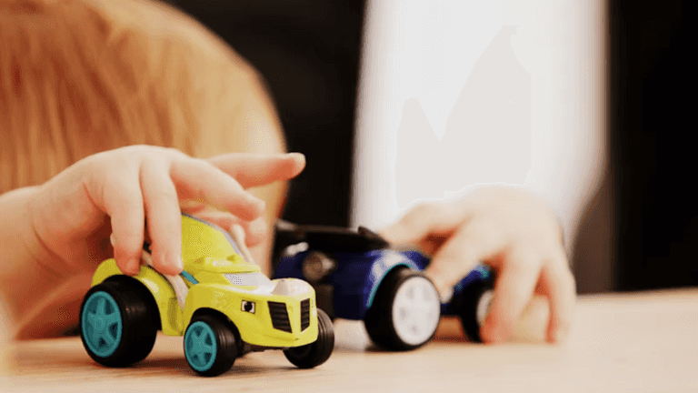 How to keep your toddler busy on a plane How to keep your toddler busy on a plane