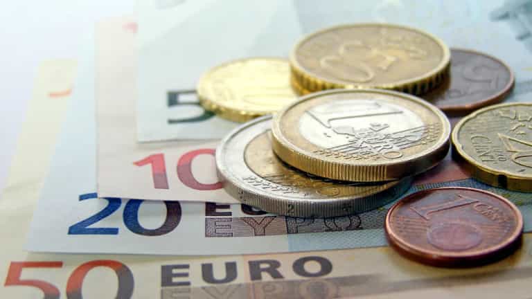 Three social welfare groups will not receive either October or Christmas bonus payments Three social welfare groups will not receive either October or Christmas bonus payments