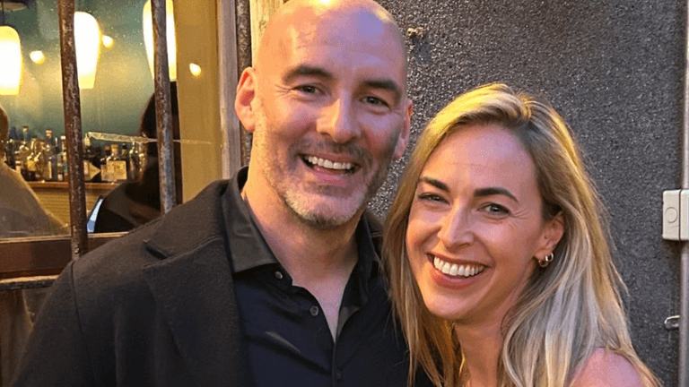 Richie Sadlier and wife Fiona expecting another ‘little miracle’ baby Richie Sadlier and wife Fiona expecting another ‘little miracle’ baby