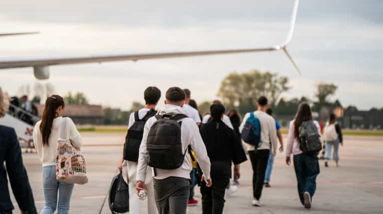 Passengers pay nothing for hand luggage on Ryanair or EasyJet with this ‘brilliant’ backpack Passengers pay nothing for hand luggage on Ryanair or EasyJet with this ‘brilliant’ backpack
