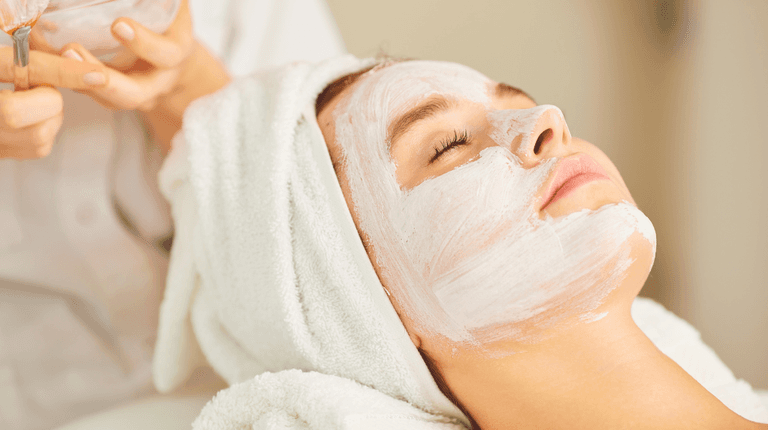 Beauty lovers are rushing to snap up this 60-minute Elemis facial deal for just €22 Beauty lovers are rushing to snap up this 60-minute Elemis facial deal for just €22