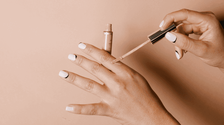 Beauty fans are obsessed with this €4 concealer and compare it to Huda Beauty Beauty fans are obsessed with this €4 concealer and compare it to Huda Beauty